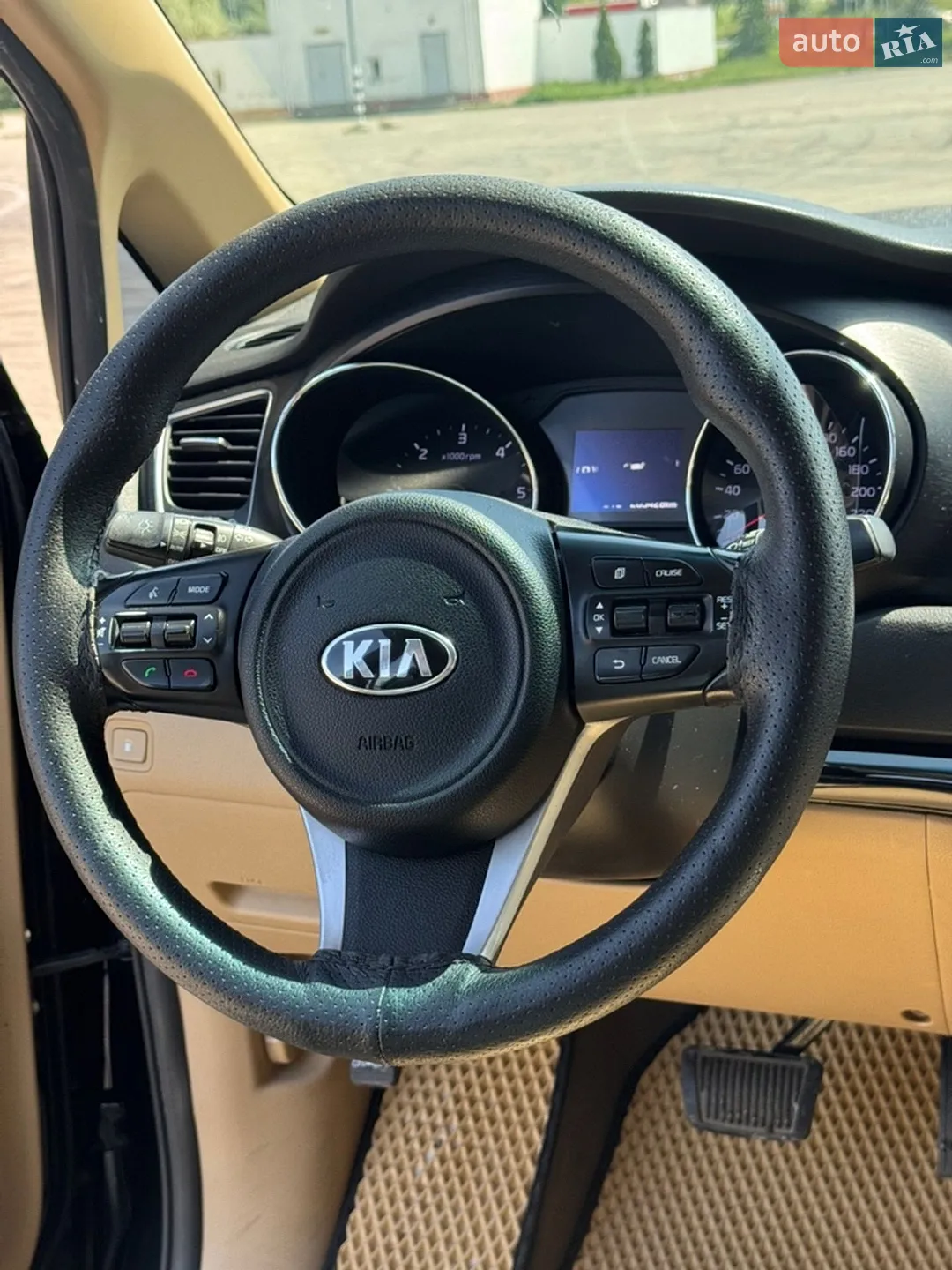 2016 Kia Carnival - мініатюра 14