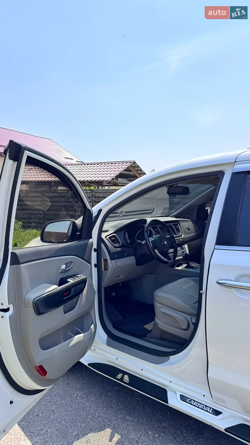 2016 Kia Carnival - мініатюра 8