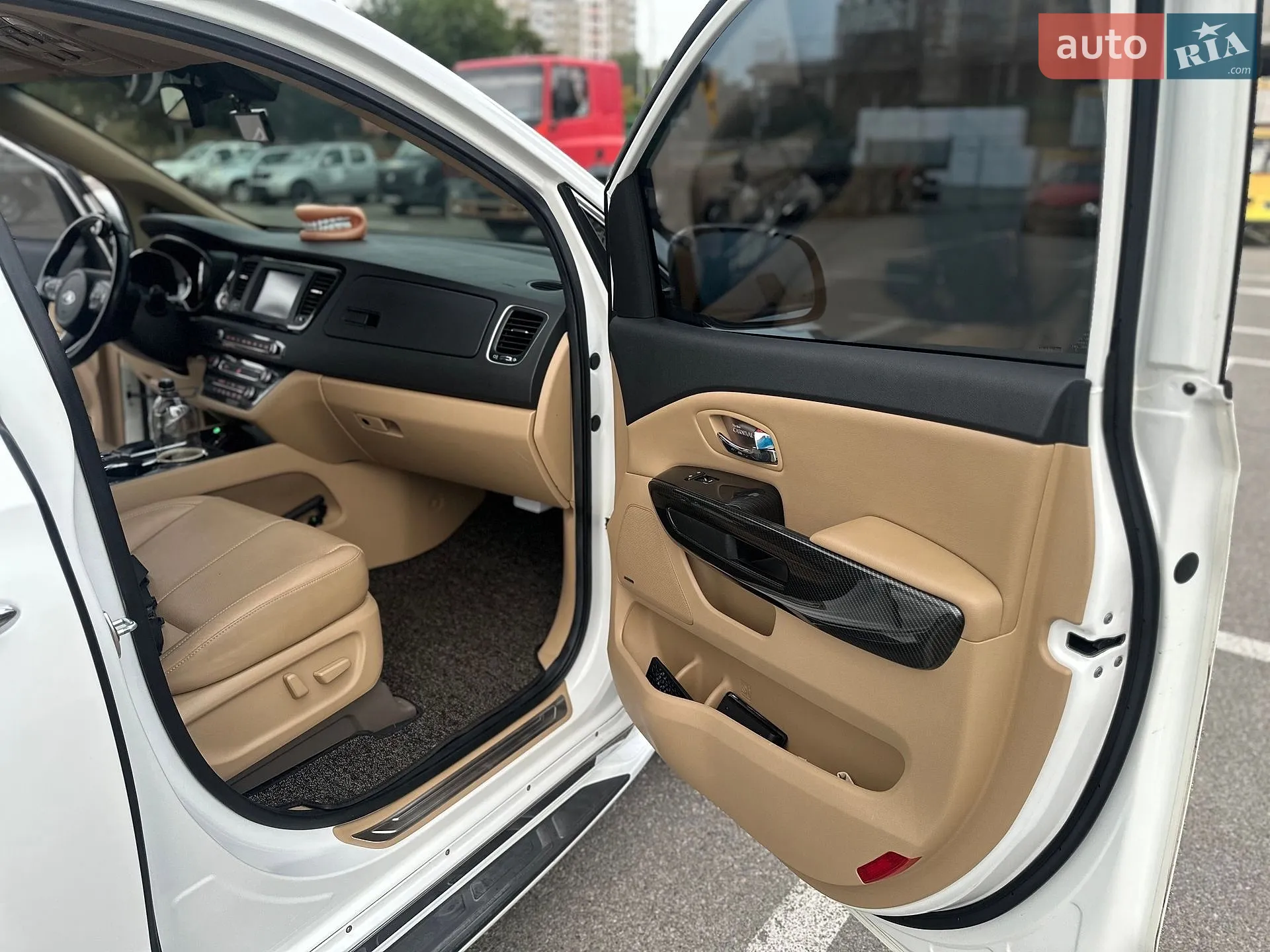 2019 Kia Carnival - мініатюра 35