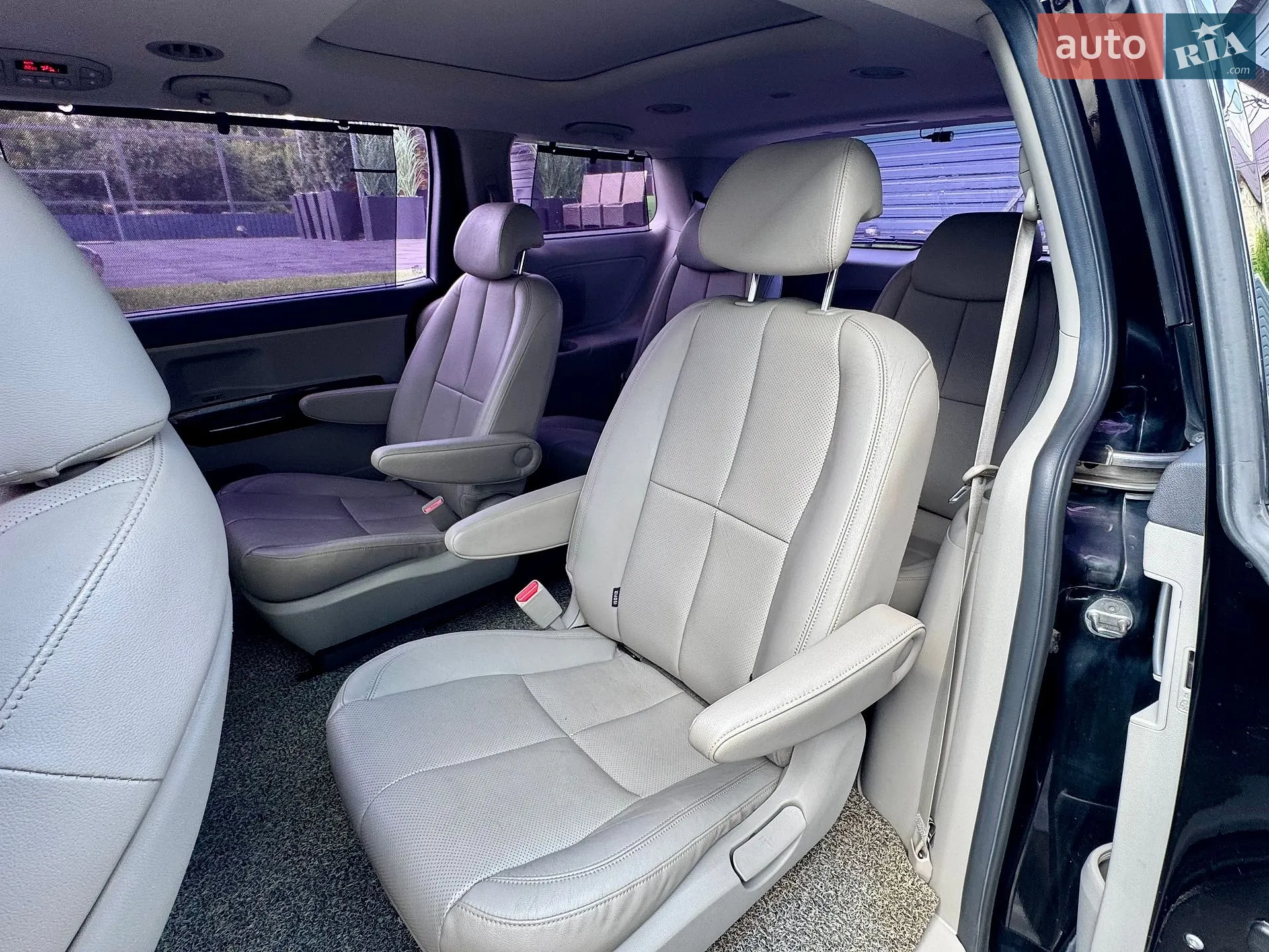 2014 Kia Carnival - мініатюра 25
