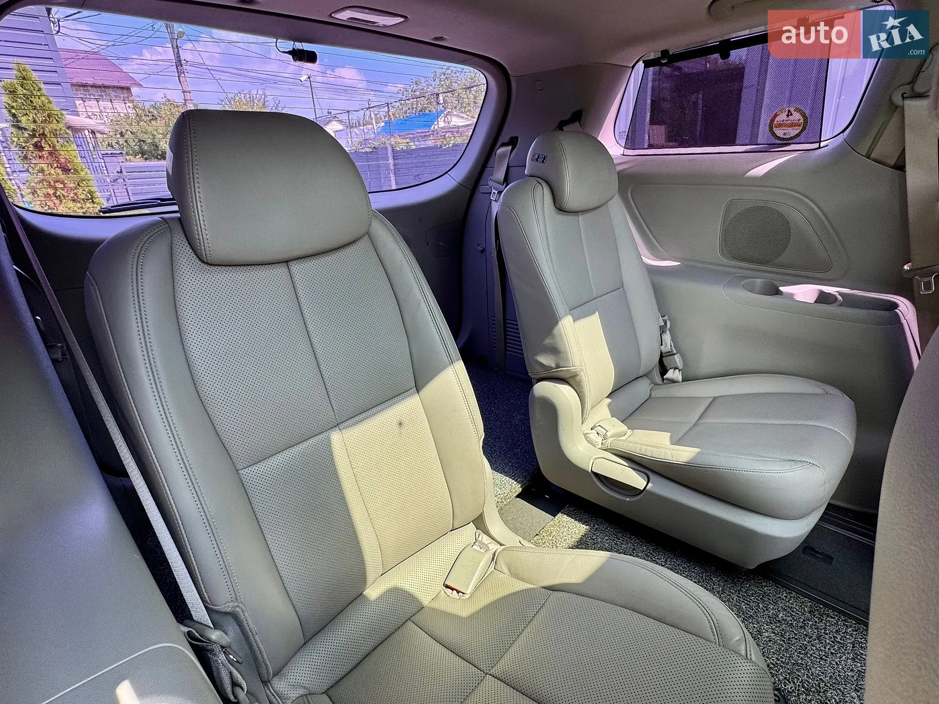 2014 Kia Carnival - мініатюра 42