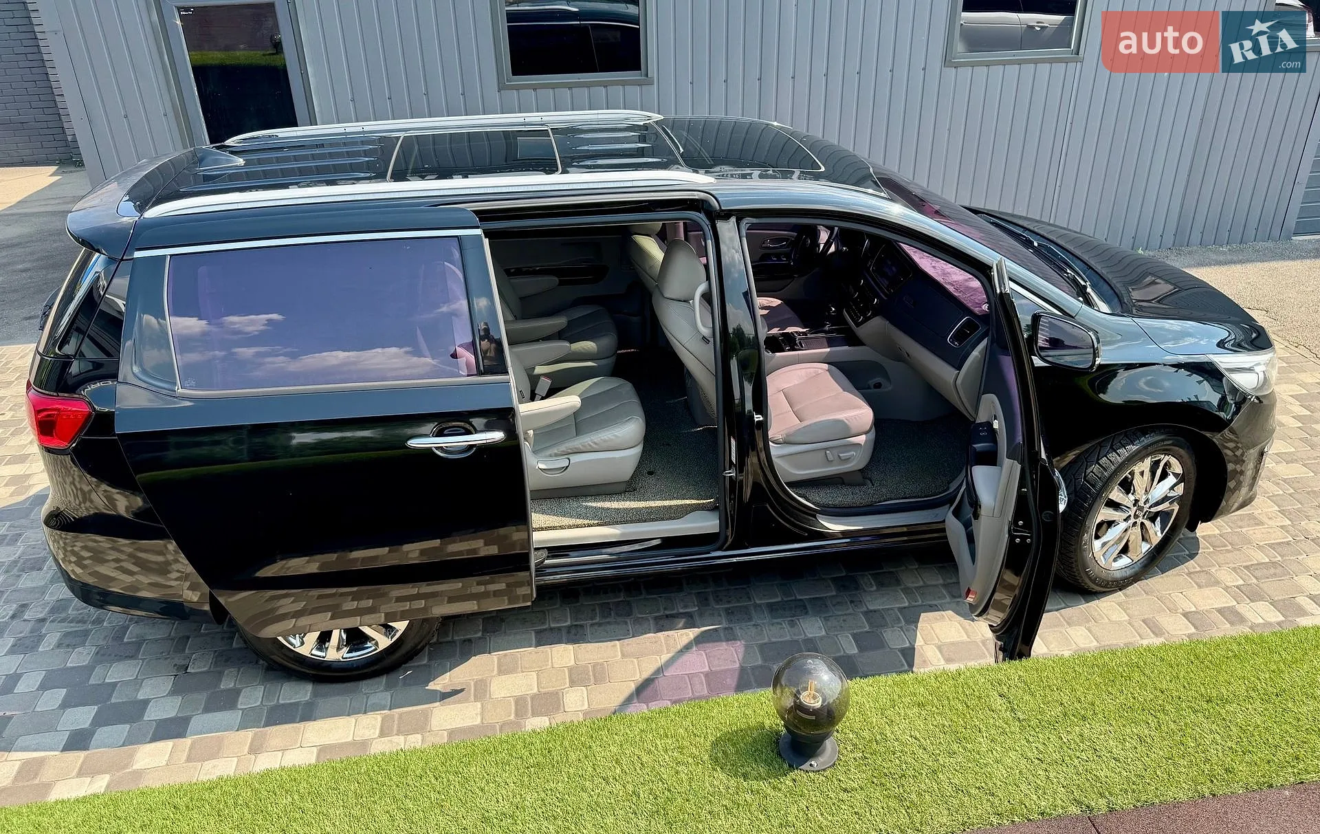 2014 Kia Carnival - мініатюра 86