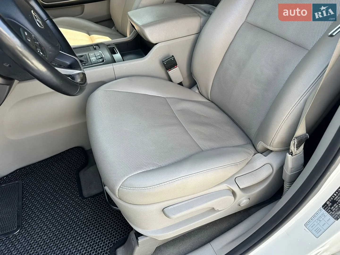 2016 Kia Carnival - мініатюра 8