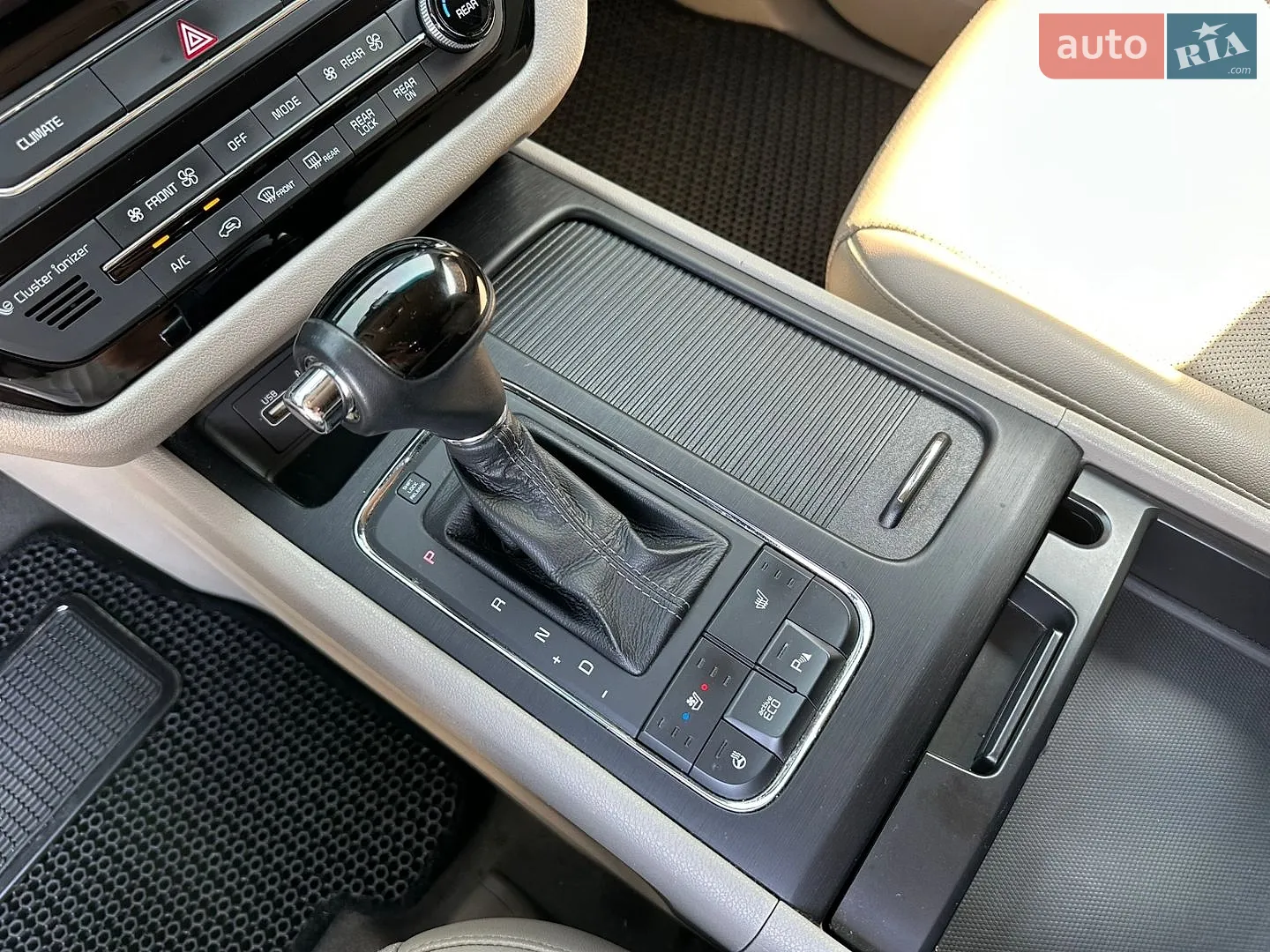 2016 Kia Carnival - мініатюра 12