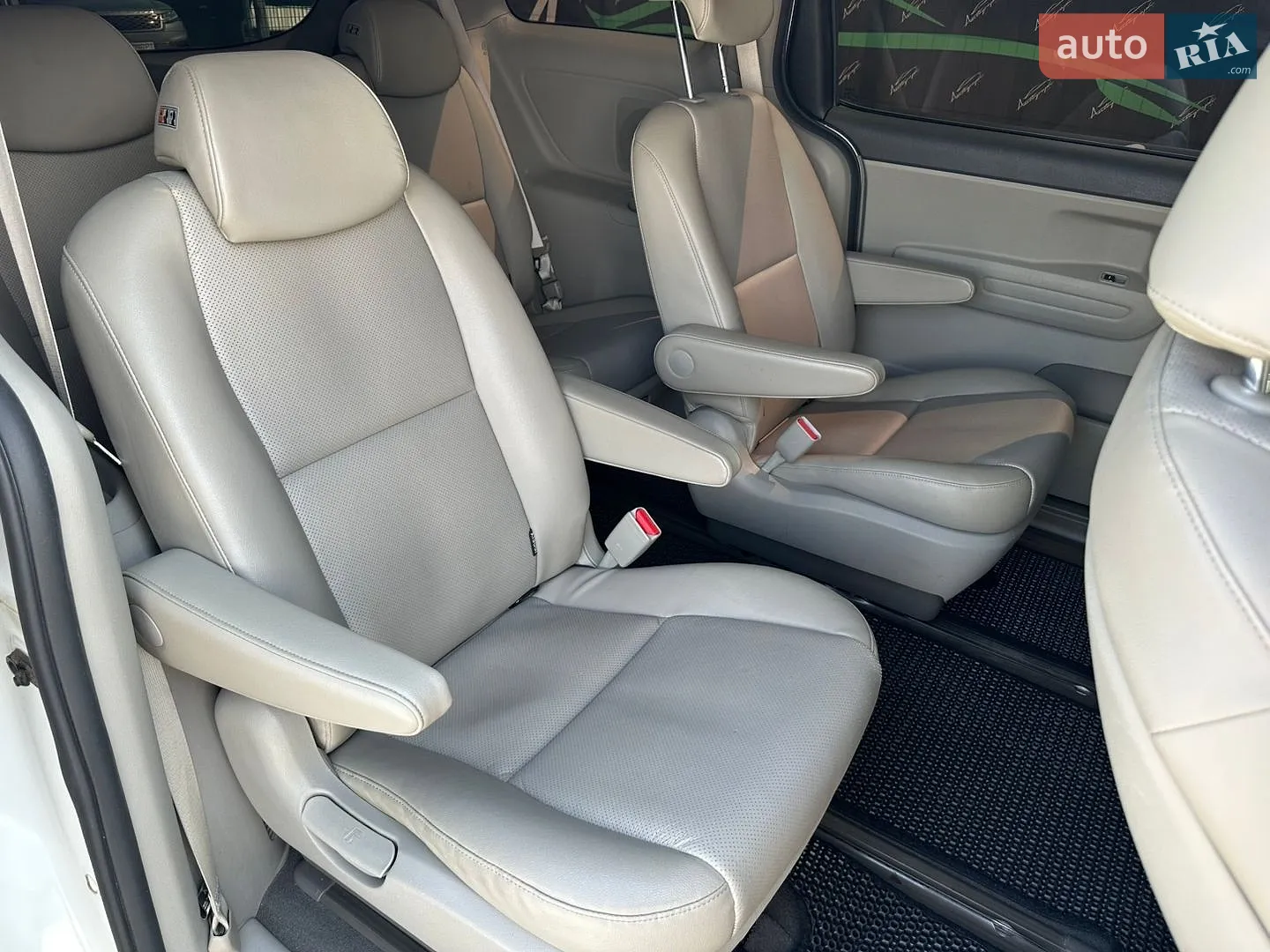 2016 Kia Carnival - мініатюра 30