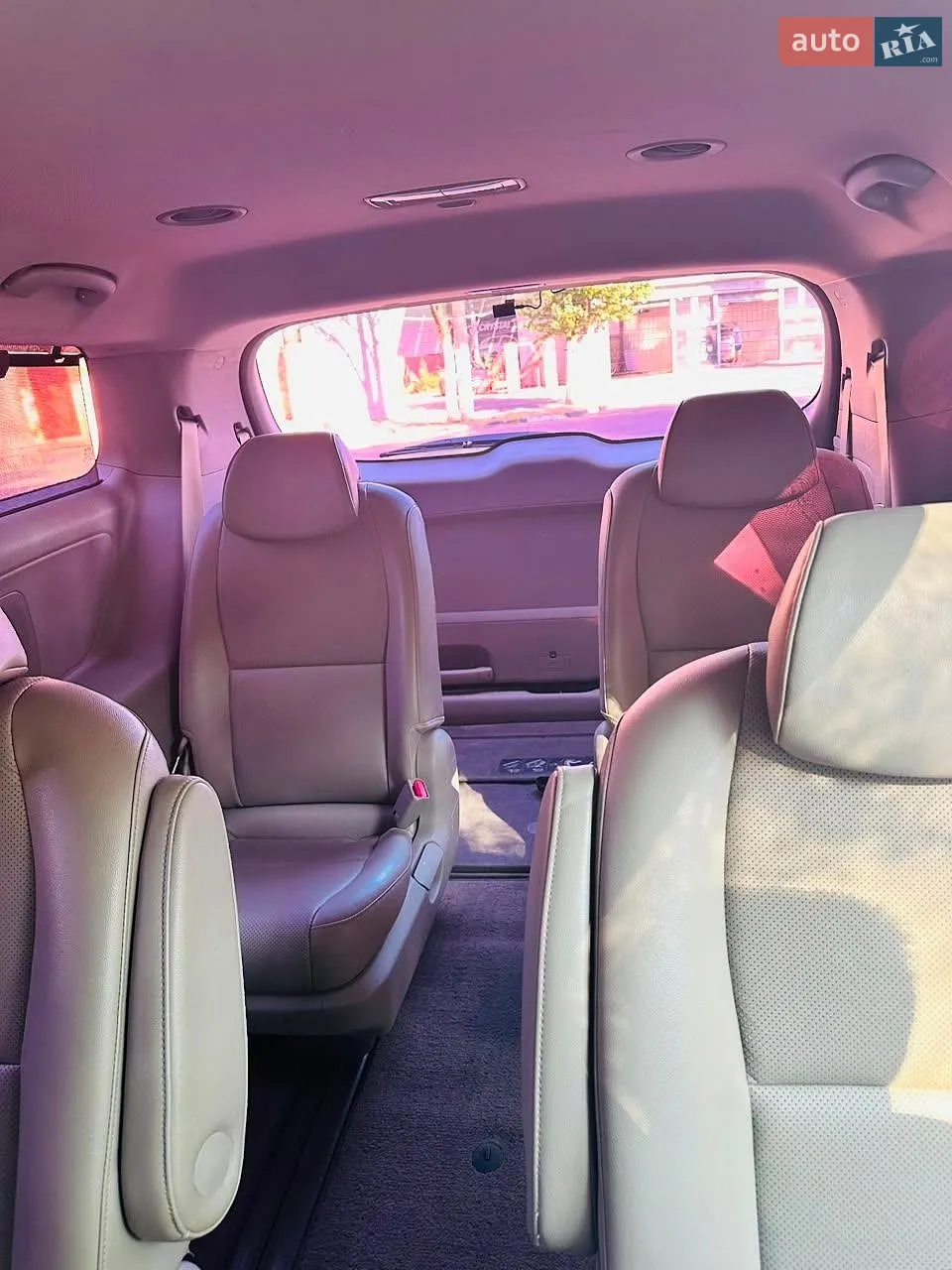 2015 Kia Carnival - мініатюра 9