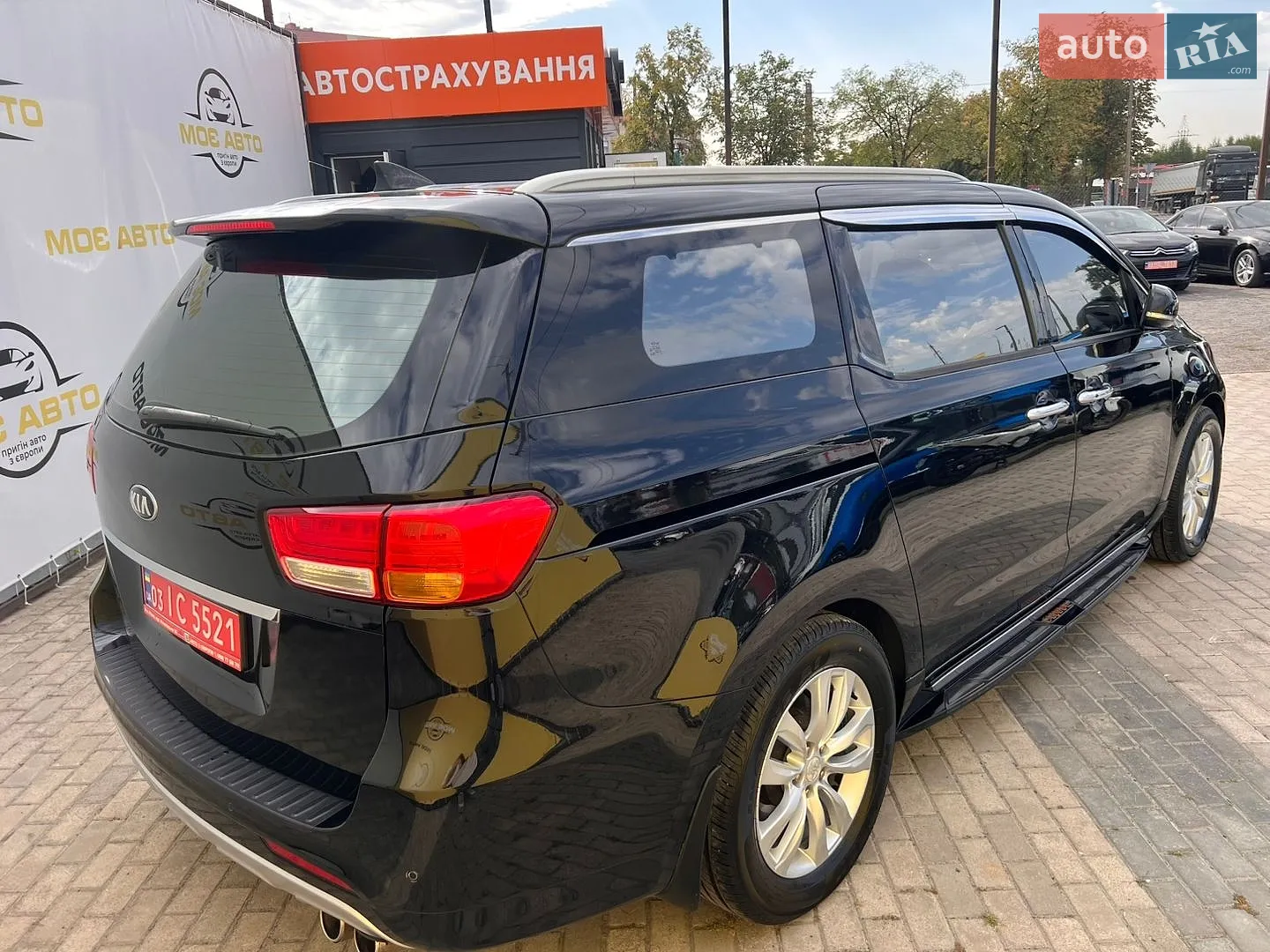 2016 Kia Carnival - мініатюра 3