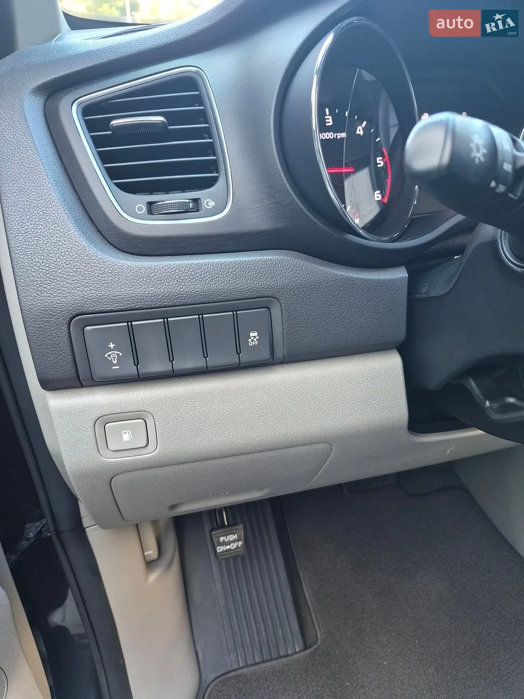 2017 Kia Carnival - мініатюра 17