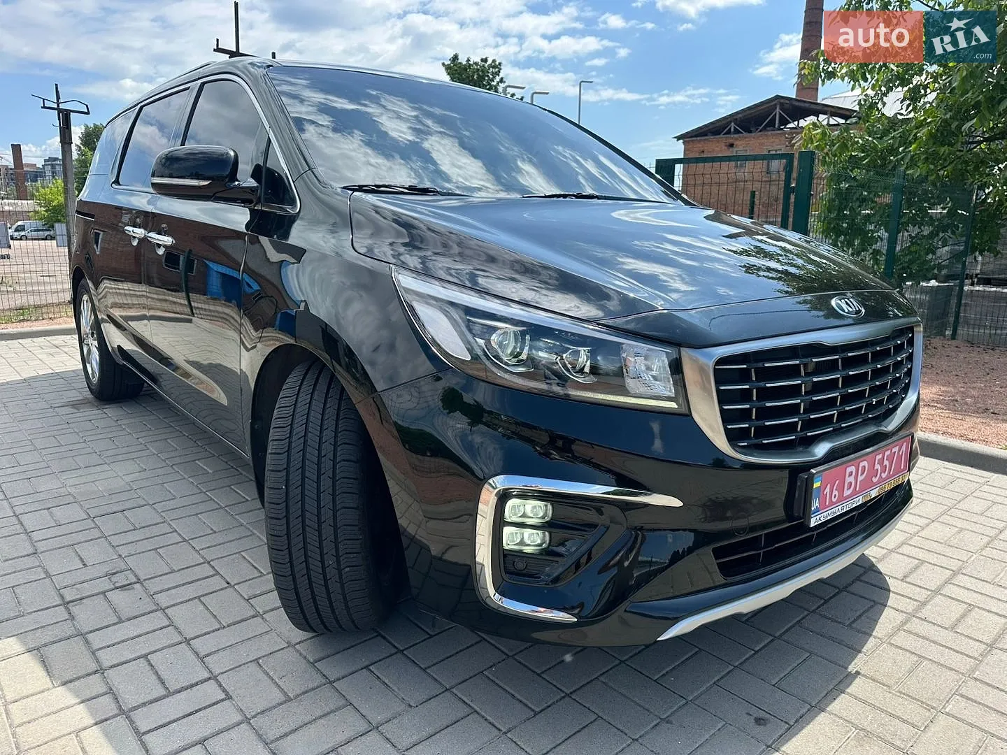 2018 Kia Carnival - фото 1
