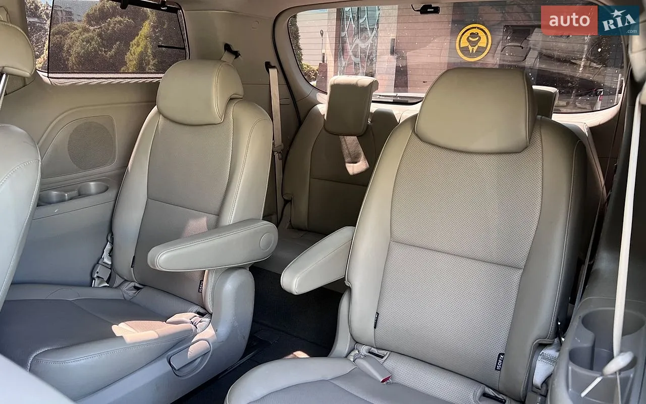 2015 Kia Carnival - мініатюра 23