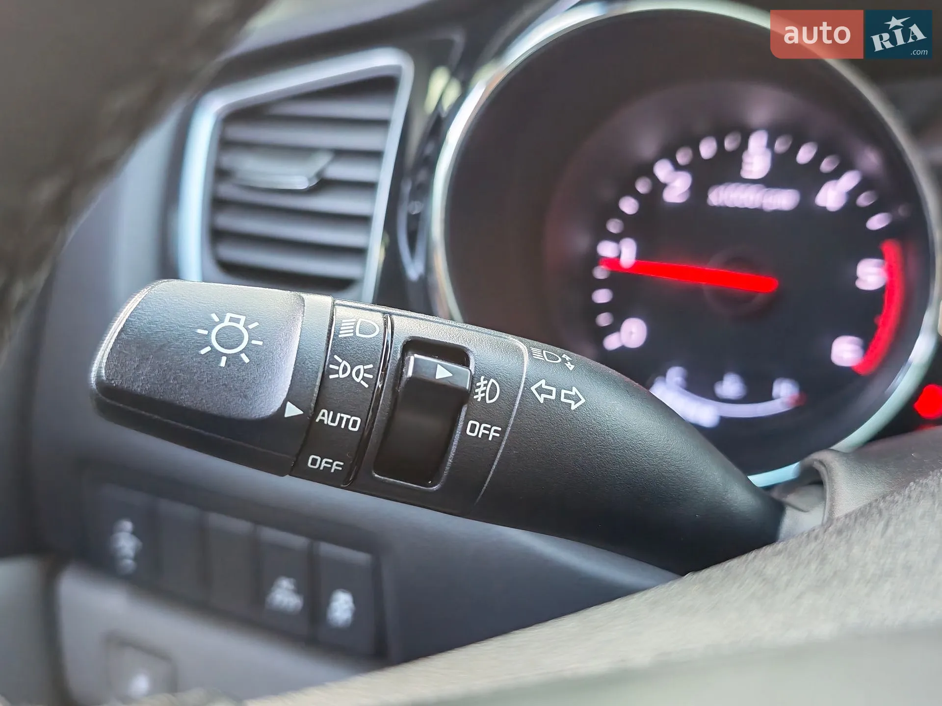 2016 Kia Carnival - мініатюра 62