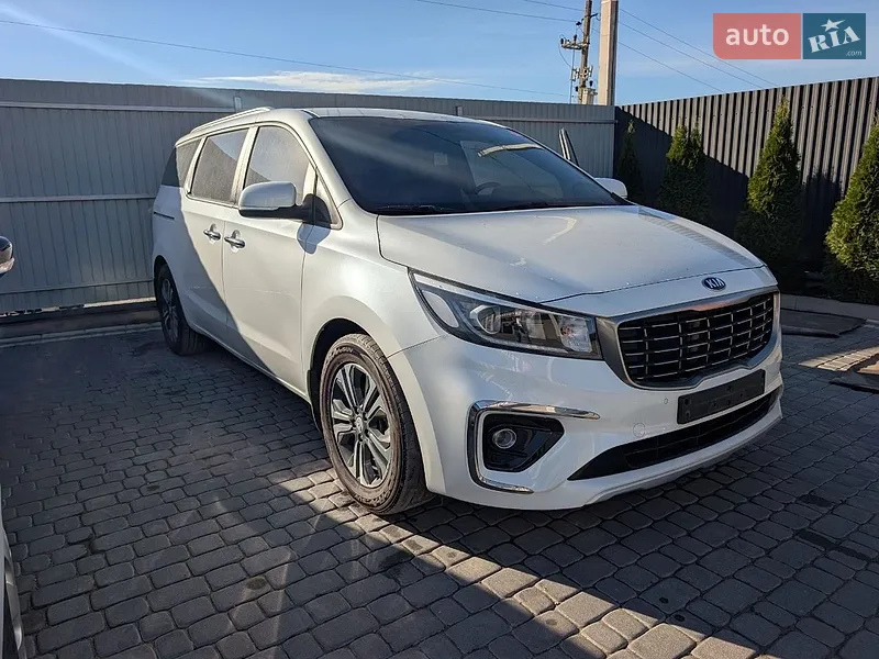 Kia Carnival