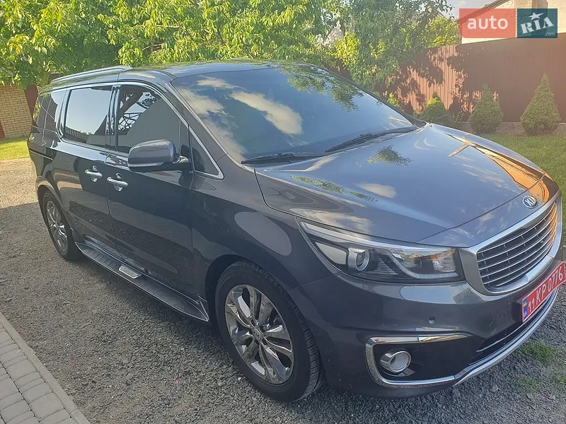 Kia Carnival