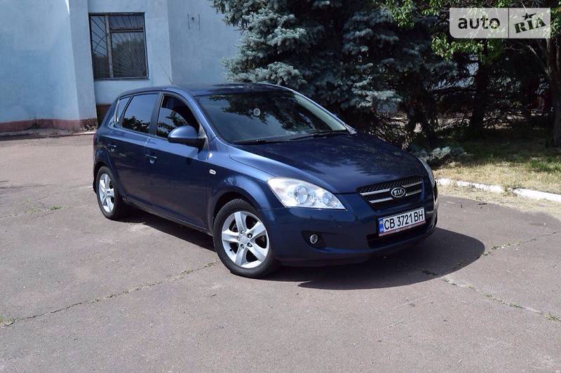 Хэтчбек Kia Ceed 2007 в 