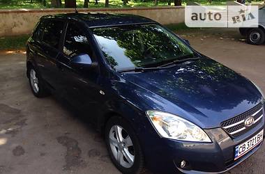 Хэтчбек Kia Ceed 2007 в 