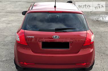 Хэтчбек Kia Ceed 2010 в Днепре