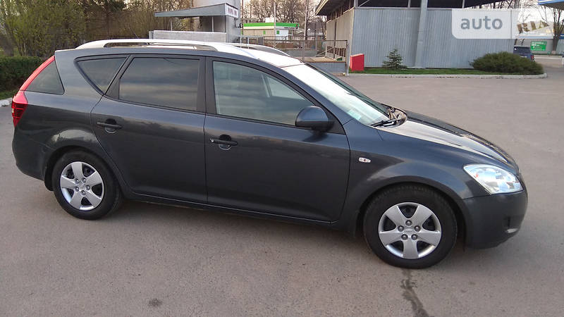 Kia cee'd 2009 года