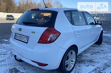 Хэтчбек Kia Ceed 2011 в Хмельницком