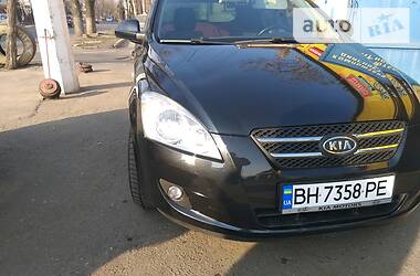 Хэтчбек Kia Ceed 2008 в Одессе