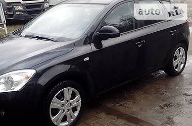 Хетчбек Kia Ceed 2008 в 