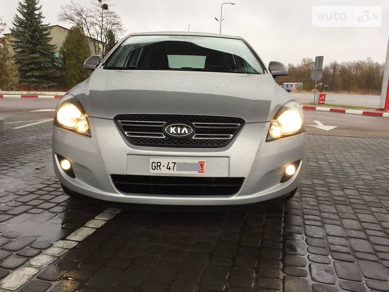 Хетчбек Kia Ceed 2009 в Стрию