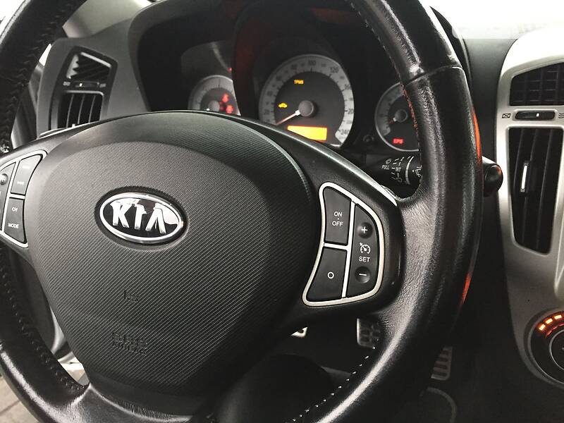 Хетчбек Kia Ceed 2009 в Стрию