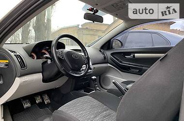 Хетчбек Kia Ceed 2008 в 