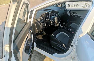 Хетчбек Kia Ceed 2013 в 