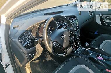 Хетчбек Kia Ceed 2013 в 