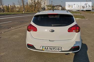 Хетчбек Kia Ceed 2013 в 