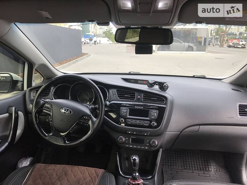 Хетчбек Kia Ceed 2013 в Дніпрі фото 21 Хетчбек Kia Ceed 2013 в Дніпрі