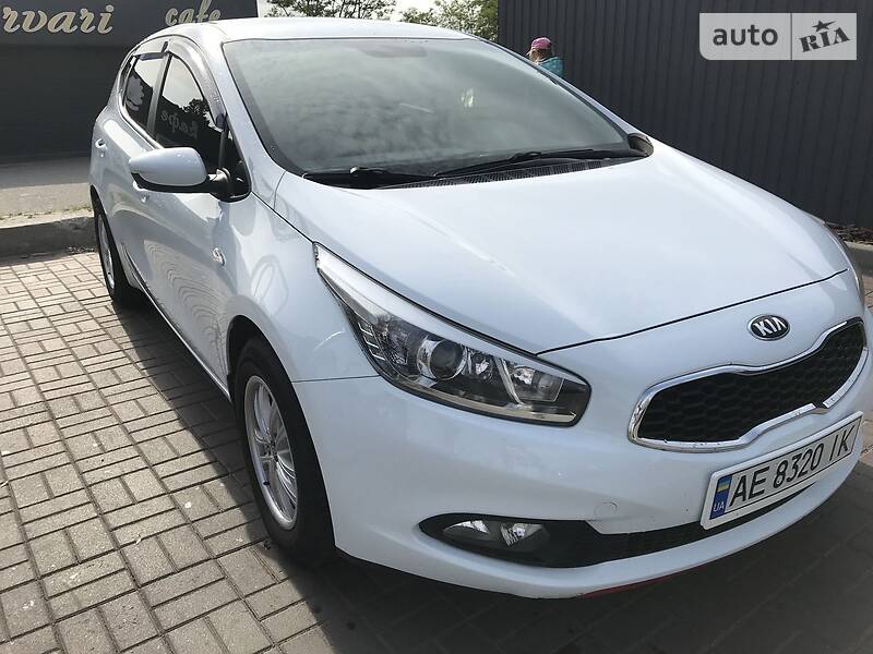 Хетчбек Kia Ceed 2013 в Дніпрі фото 40 Хетчбек Kia Ceed 2013 в Дніпрі