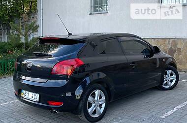 Купе Kia Ceed 2009 в 