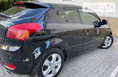 Купе Kia Ceed 2009 в 