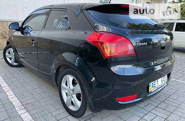Купе Kia Ceed 2009 в 