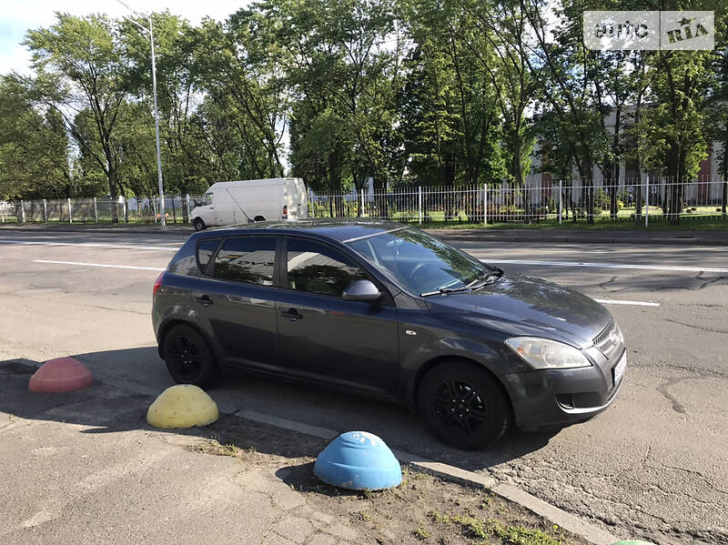 Хэтчбек Kia Ceed 2007 в Киеве