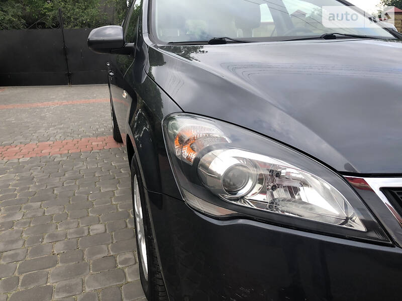 Універсал Kia Ceed 2010 в Луцьку