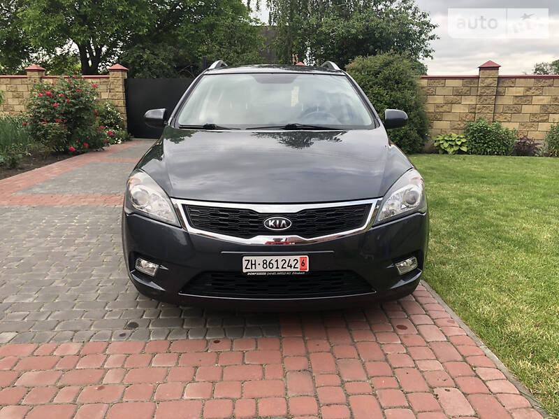 Універсал Kia Ceed 2010 в Луцьку