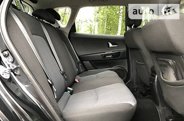 Хэтчбек Kia Ceed 2009 в 