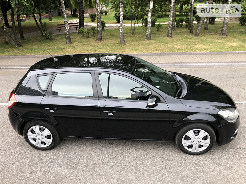 Хетчбек Kia Ceed 2009 в Рівному