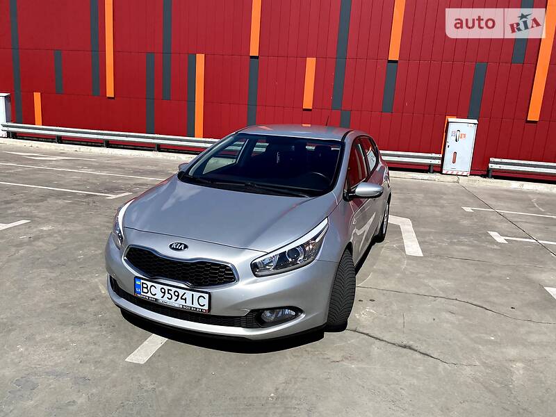 Хетчбек Kia Ceed 2012 в Києві