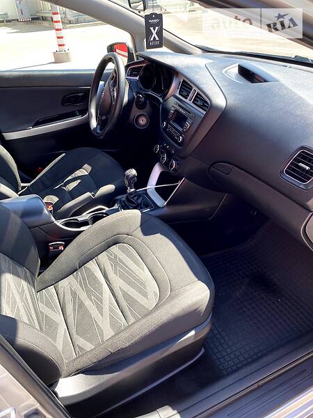 Хетчбек Kia Ceed 2012 в Києві