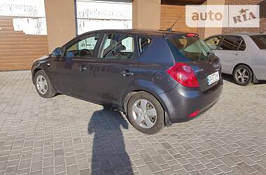 Хетчбек Kia Ceed 2007 в 