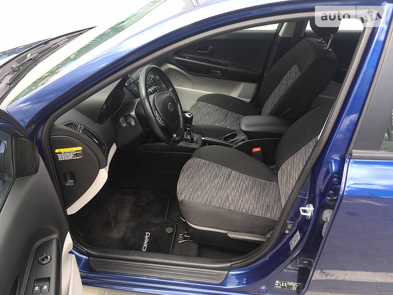 Хетчбек Kia Ceed 2009 в Києві фото 32 Хетчбек Kia Ceed 2009 в Києві
