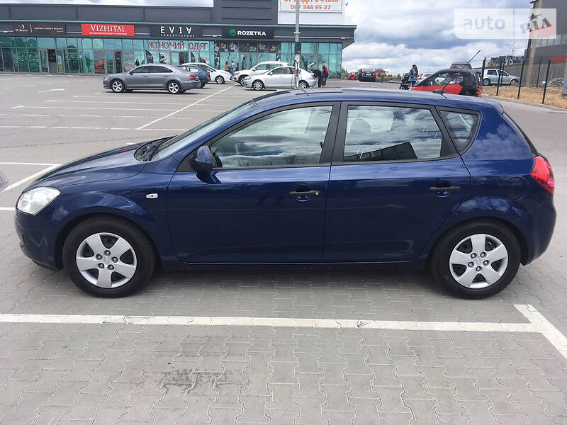 Хетчбек Kia Ceed 2009 в Києві фото 13 Хетчбек Kia Ceed 2009 в Києві