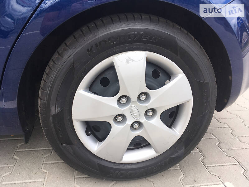 Хетчбек Kia Ceed 2009 в Києві фото 12 Хетчбек Kia Ceed 2009 в Києві