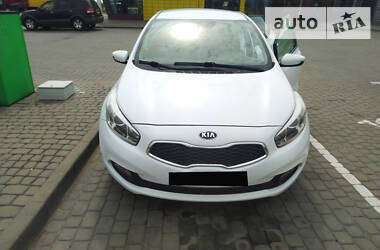 Хэтчбек Kia Ceed 2015 в 