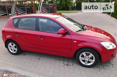 Хэтчбек Kia Ceed 2008 в Самборе