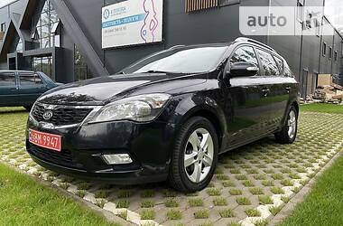 Универсал Kia Ceed 2010 в Буче