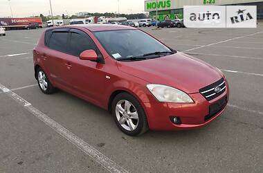 Хэтчбек Kia Ceed 2008 в Киеве